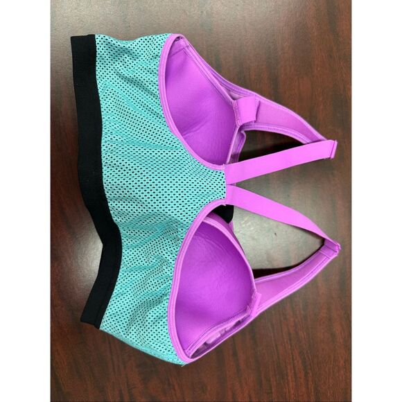 Victoria’s Secret X Sport Front Zip and Closure Sports Bra Size 38D - Picture 2 of 6